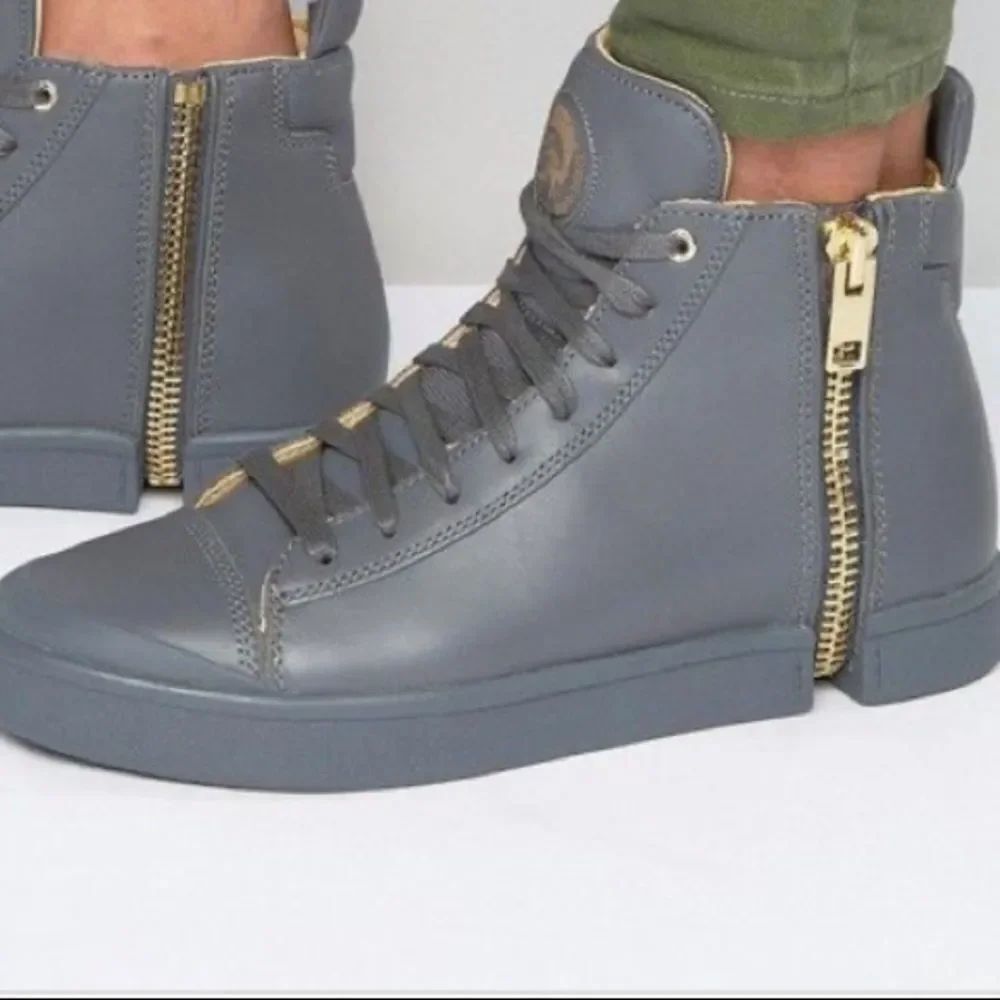 Diesel Nentish gray leather high top zip around sneaker. Size 8.